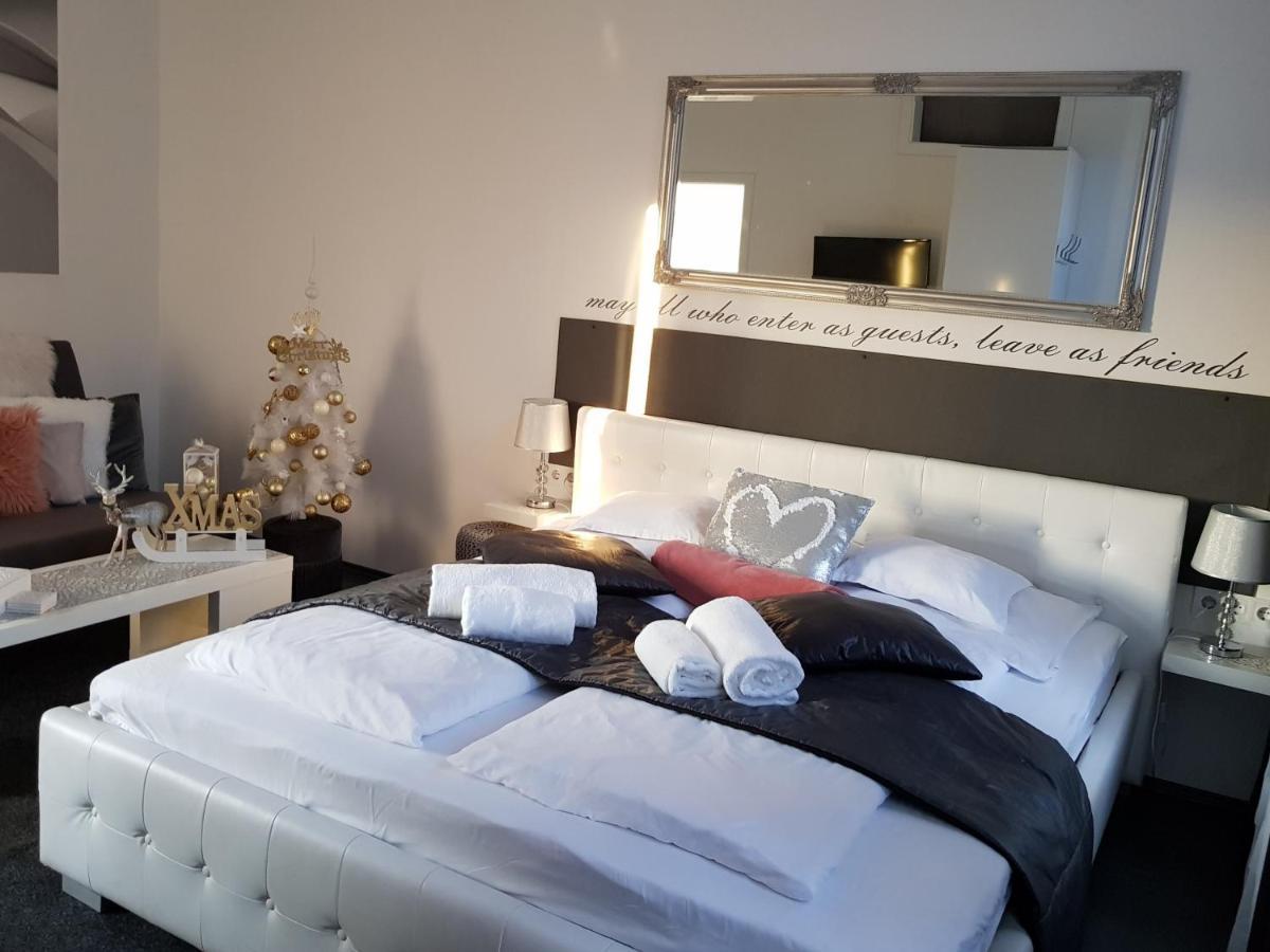 Modern Flat In Center Apartman *