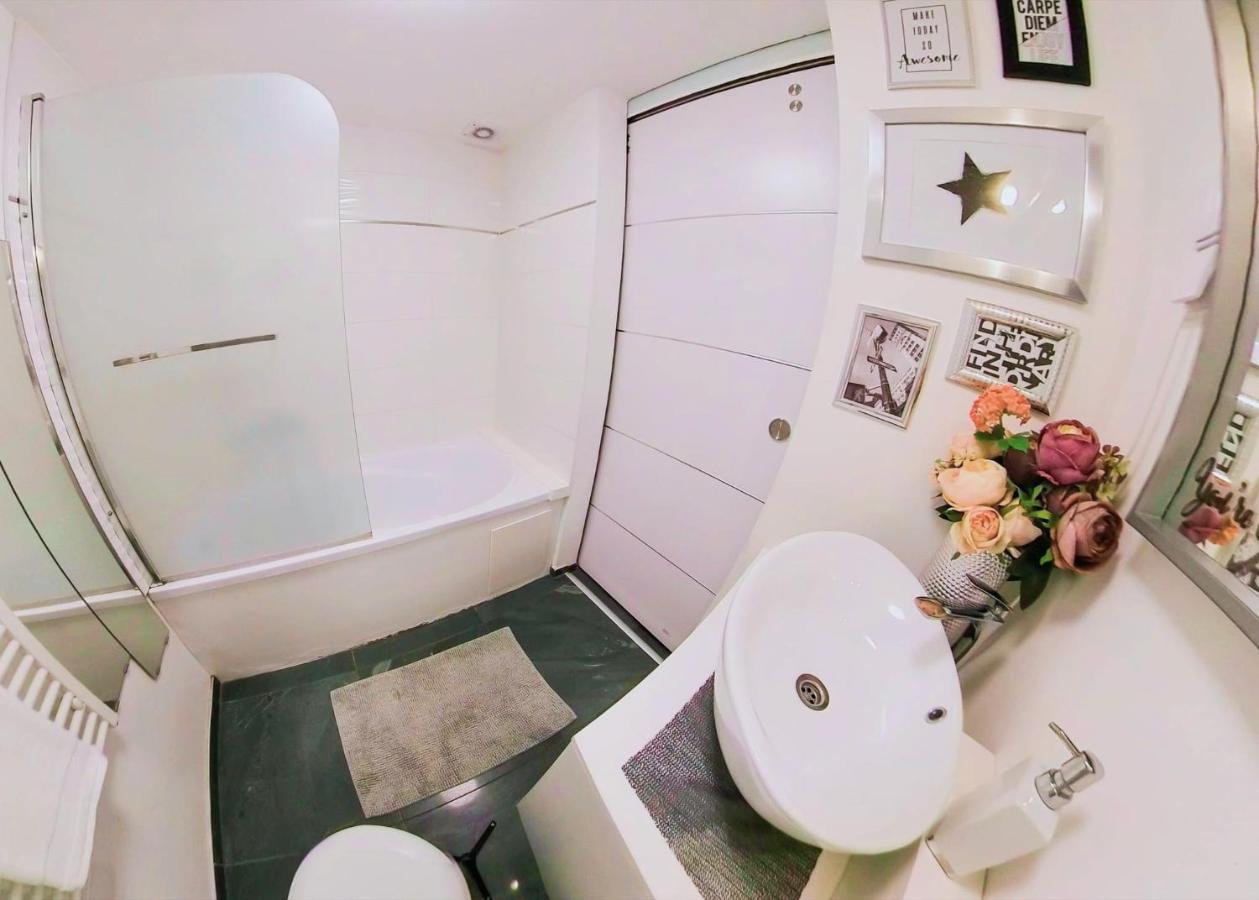 Modern Flat With Perfect Location *