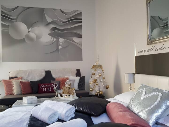 Modern Flat With Perfect Location Apartment *