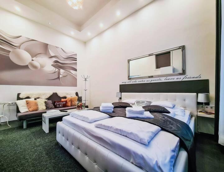 Modern Flat With Perfect Location Apartment *